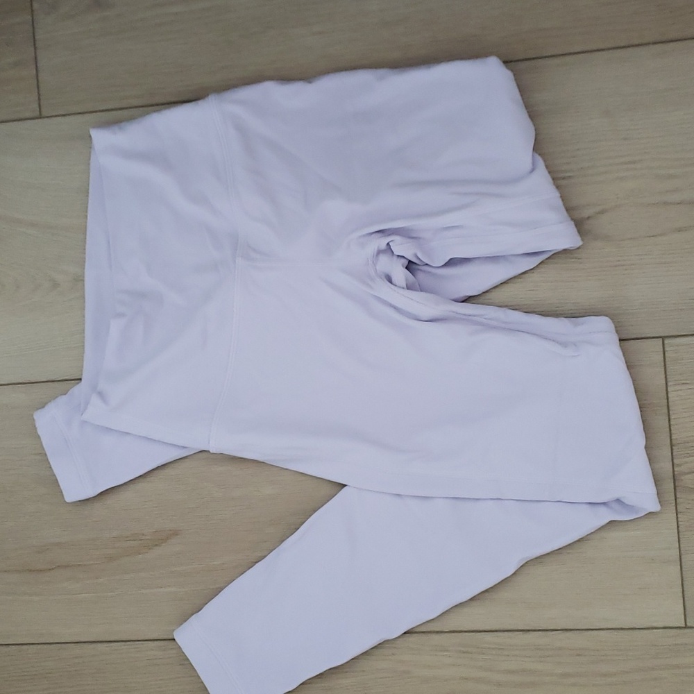 Light purple Lululemon leggings